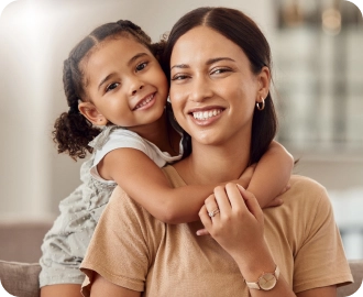 صورة لامرأة مع طفل