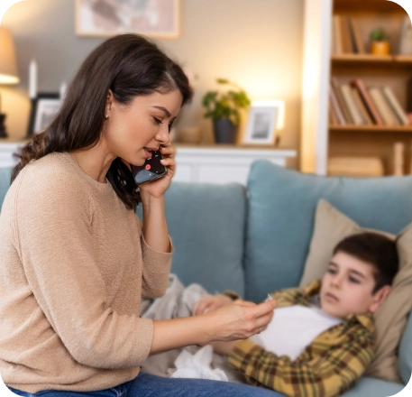 صورة لامرأة مع طفل مريض